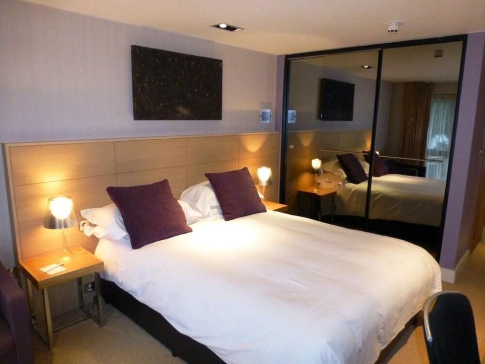 האטפילד Beales Hotel מראה חיצוני תמונה