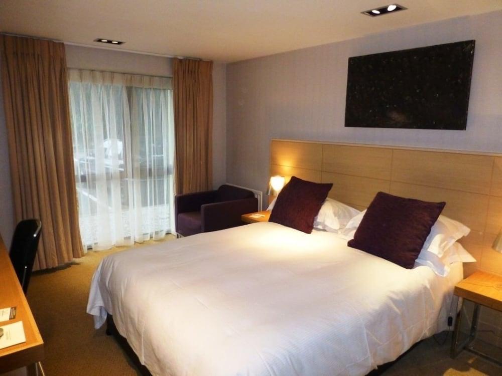 האטפילד Beales Hotel מראה חיצוני תמונה