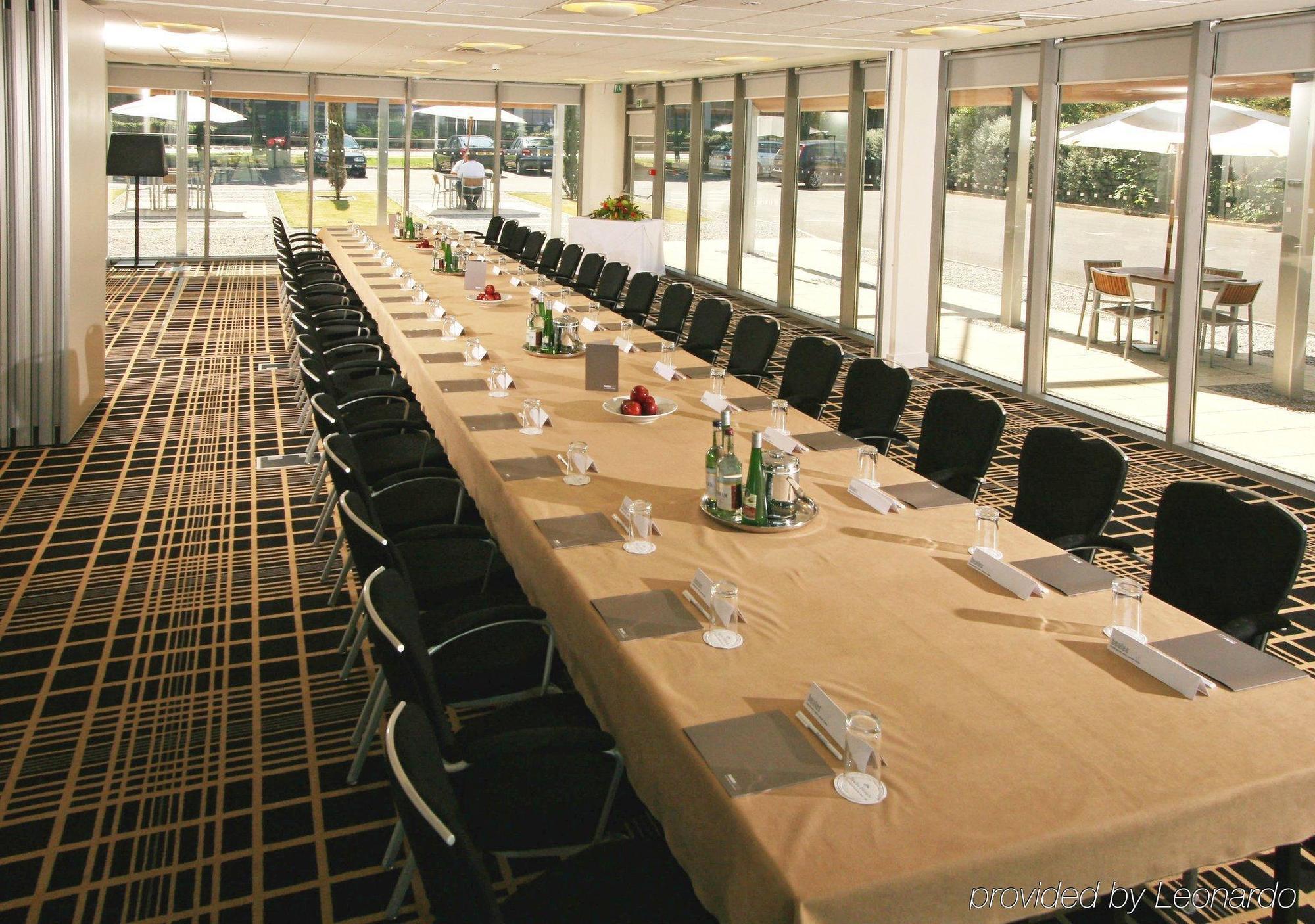 האטפילד Beales Hotel מראה חיצוני תמונה