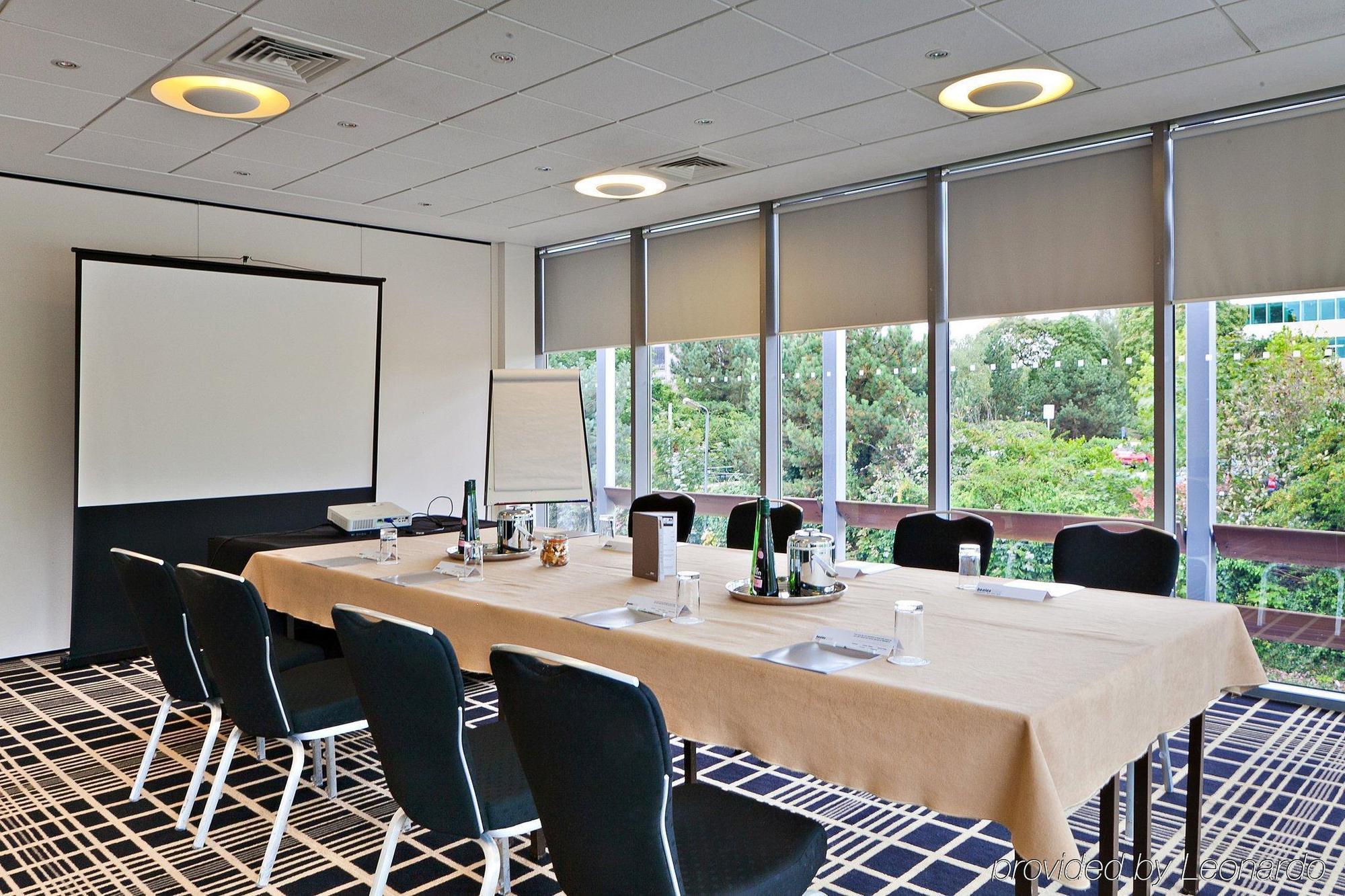 האטפילד Beales Hotel מראה חיצוני תמונה