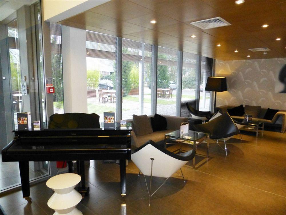 האטפילד Beales Hotel מראה חיצוני תמונה