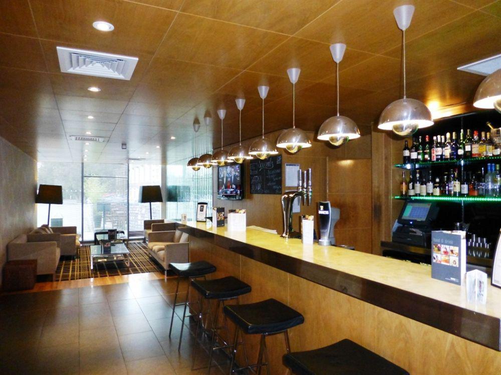 האטפילד Beales Hotel מראה חיצוני תמונה