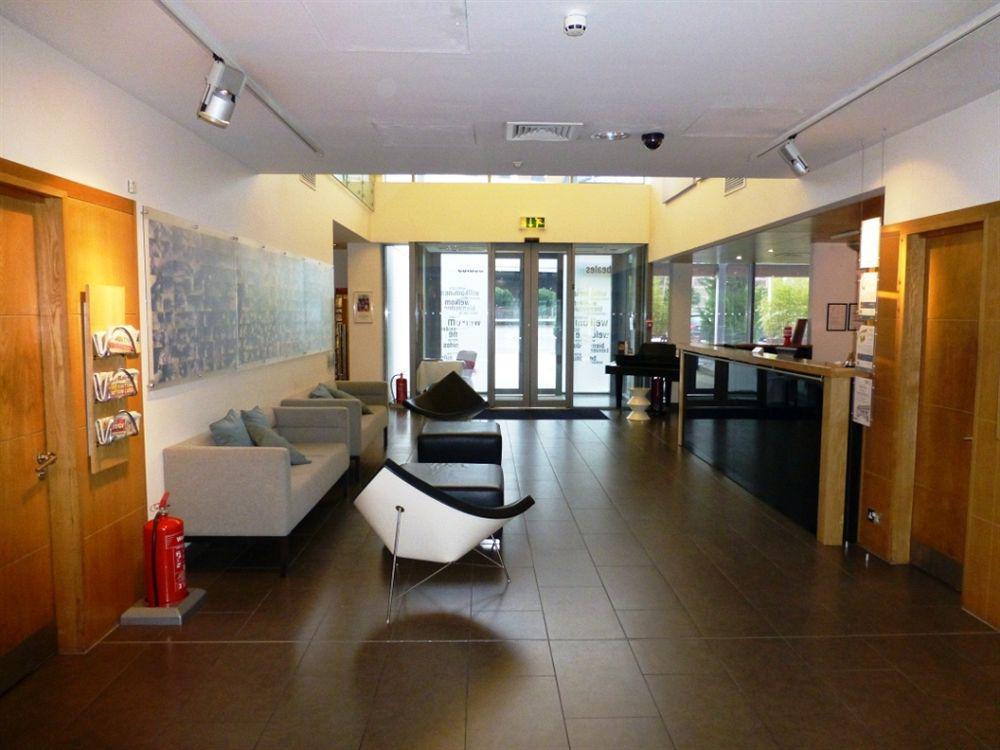 האטפילד Beales Hotel מראה חיצוני תמונה