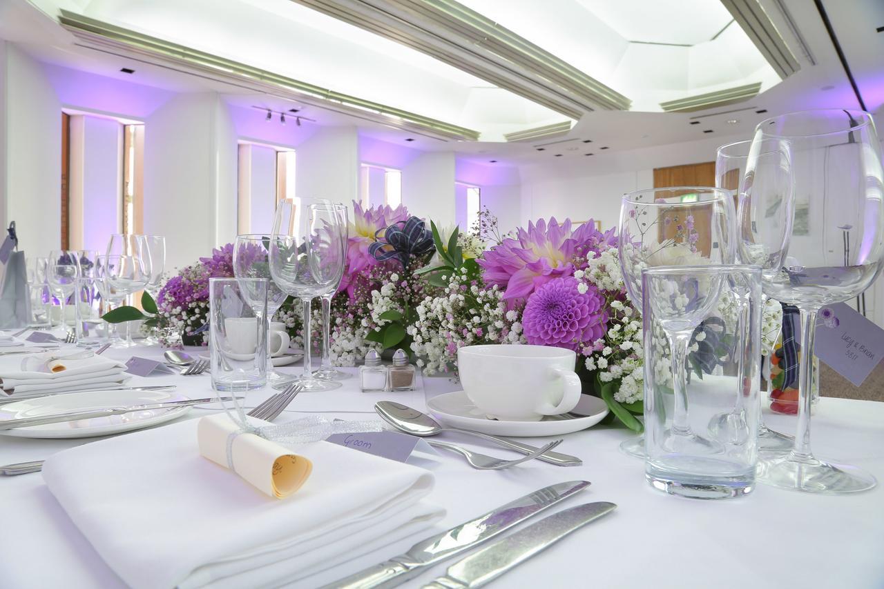 האטפילד Beales Hotel מראה חיצוני תמונה